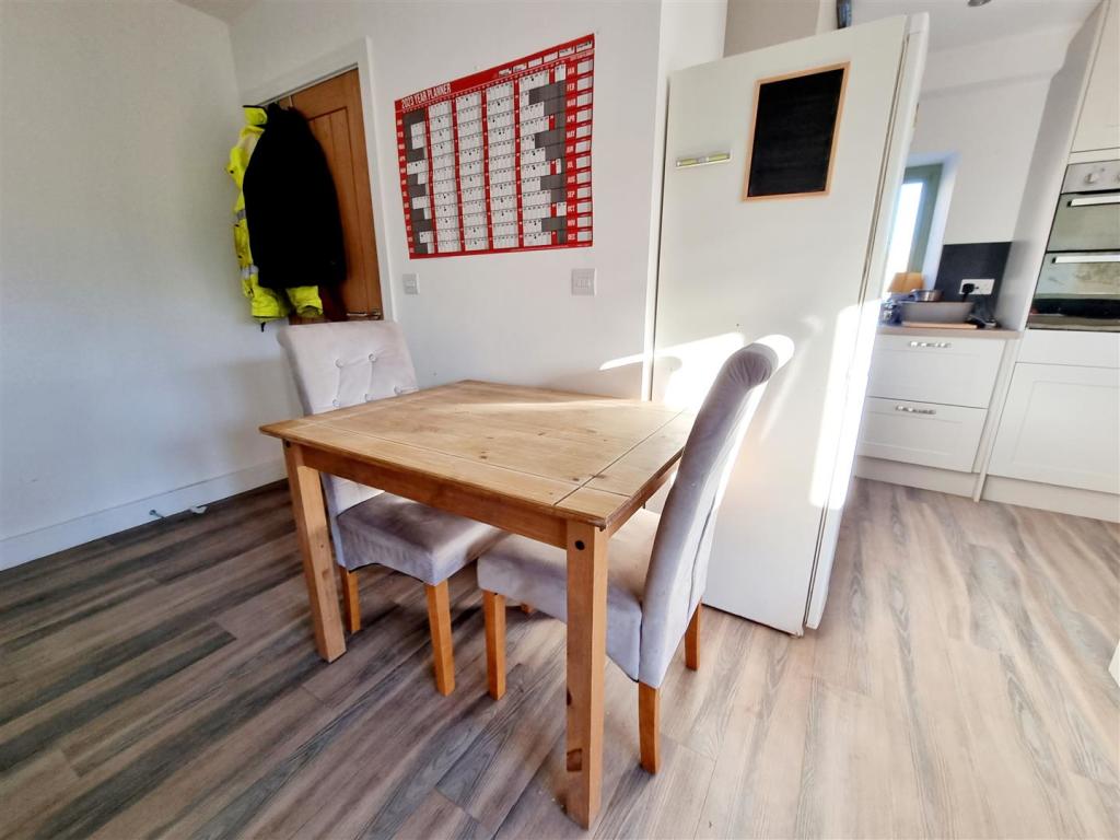 Dining Area.jpg