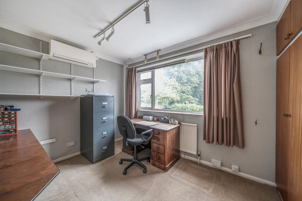 1347632-21-68b703...