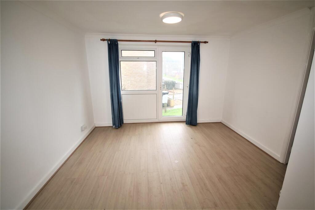 Living Room a.JPG