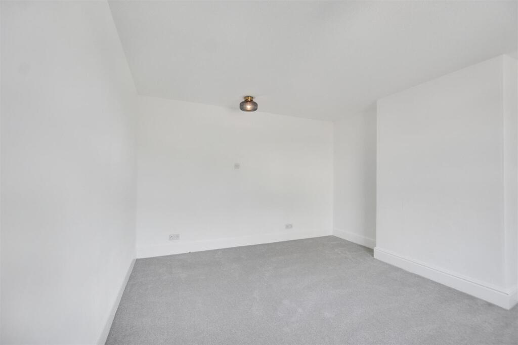 Bedroom 2_1.jpeg