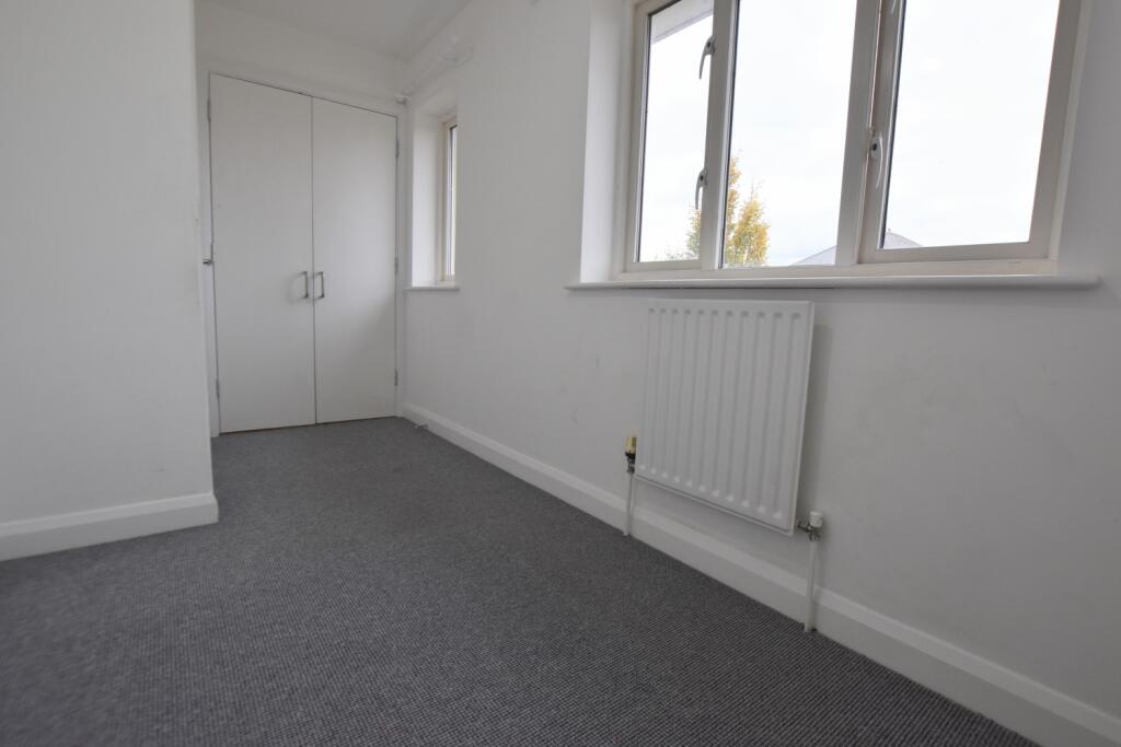 36 Radstock Crescent bedroom 3