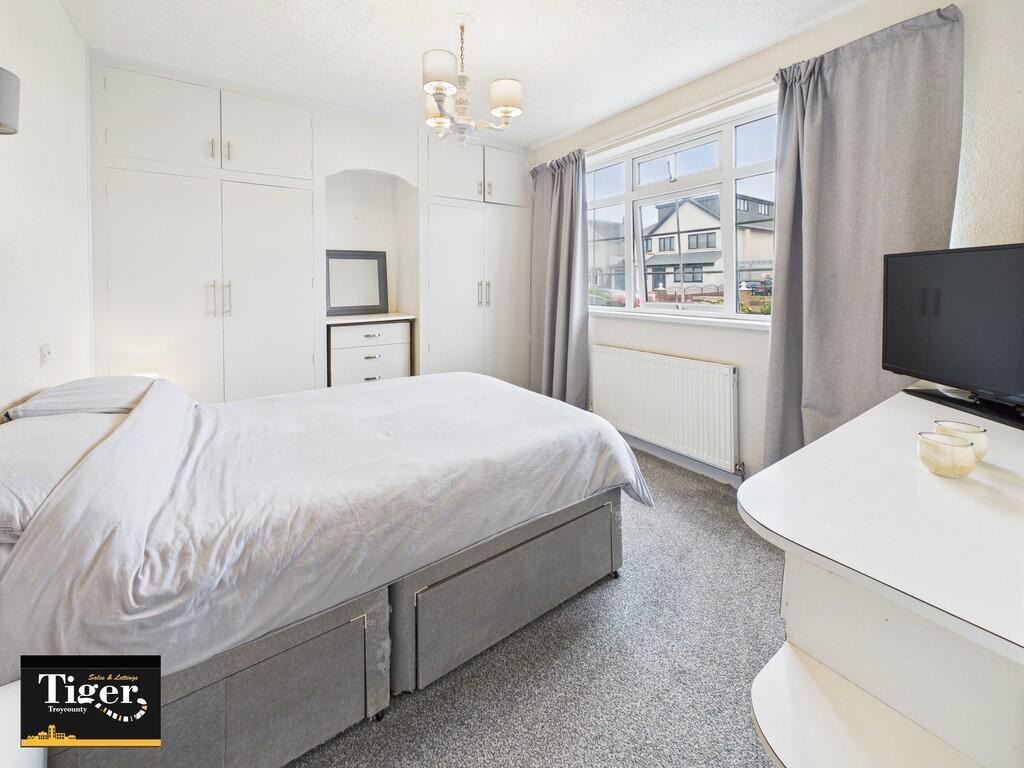 CAM02176G0-PR0611...