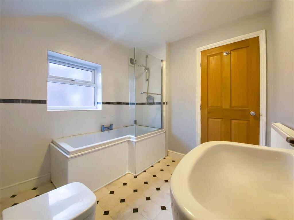 Bathroom Aspect 2