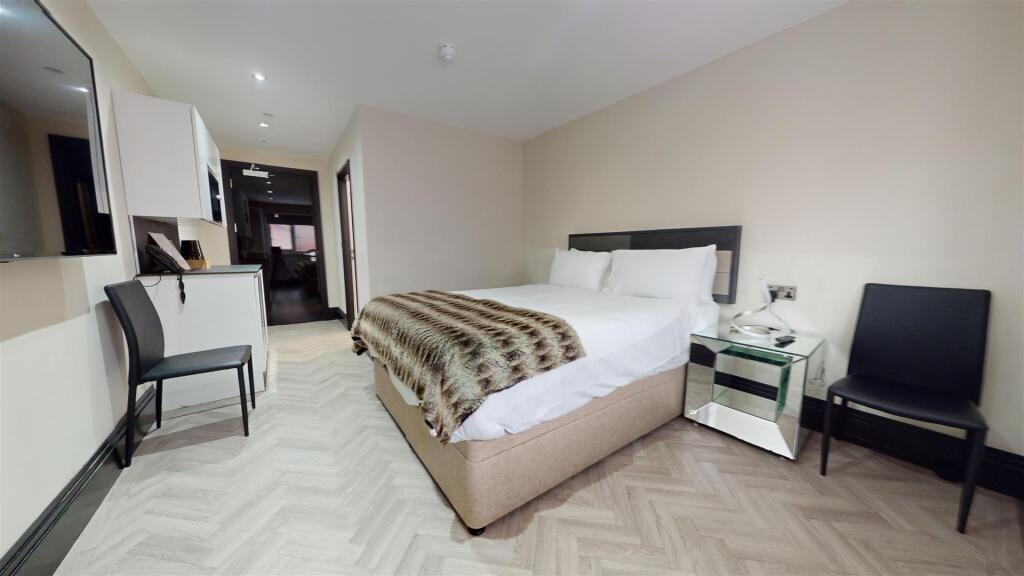 Stanley Street Apartment