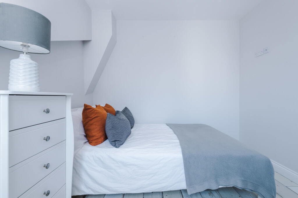 27 Woodcroft Road Bedroom 8