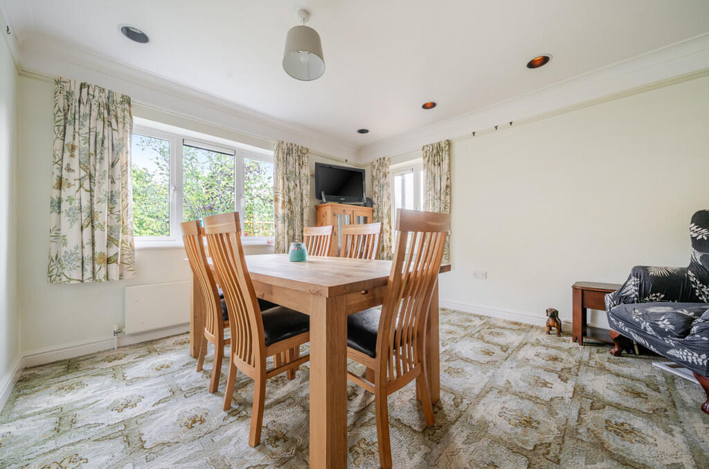 1370701-11-68f605...