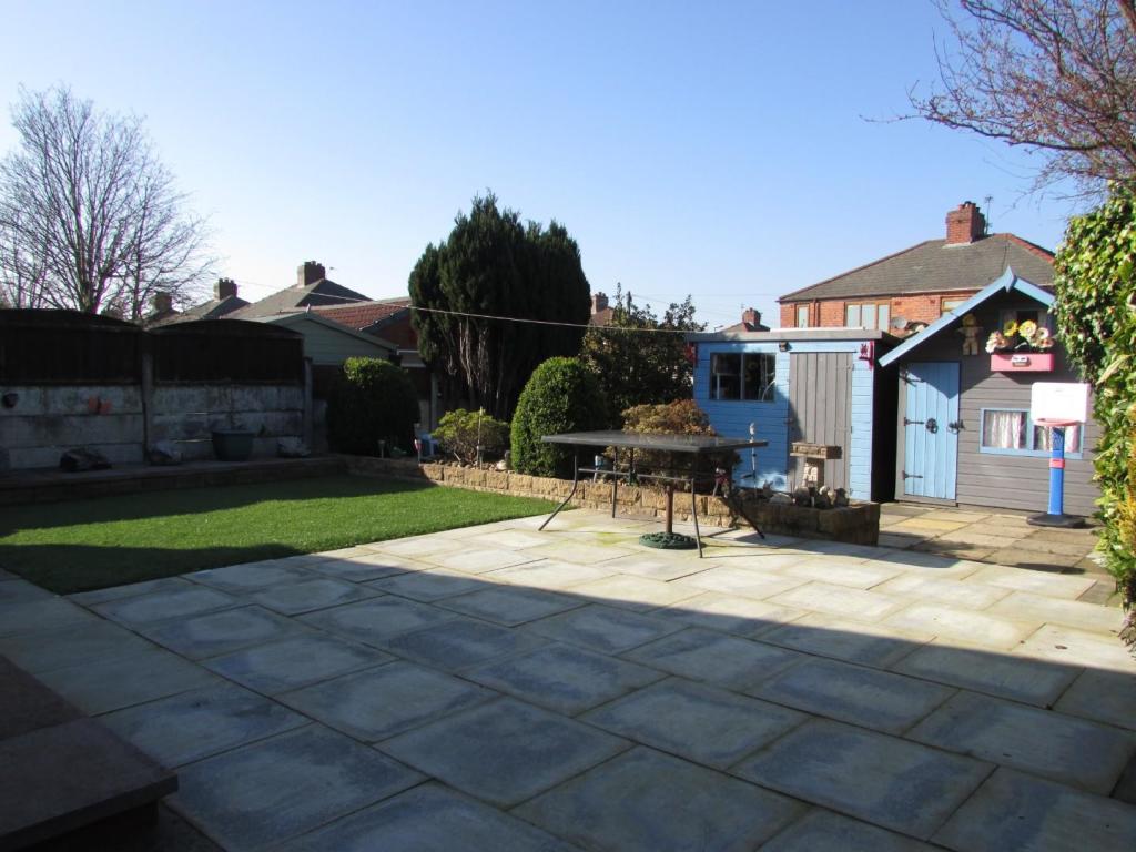 RichmondRd31gdn2.JPG