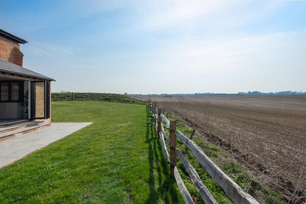 Lower Road, Teynham, Sittingbourne