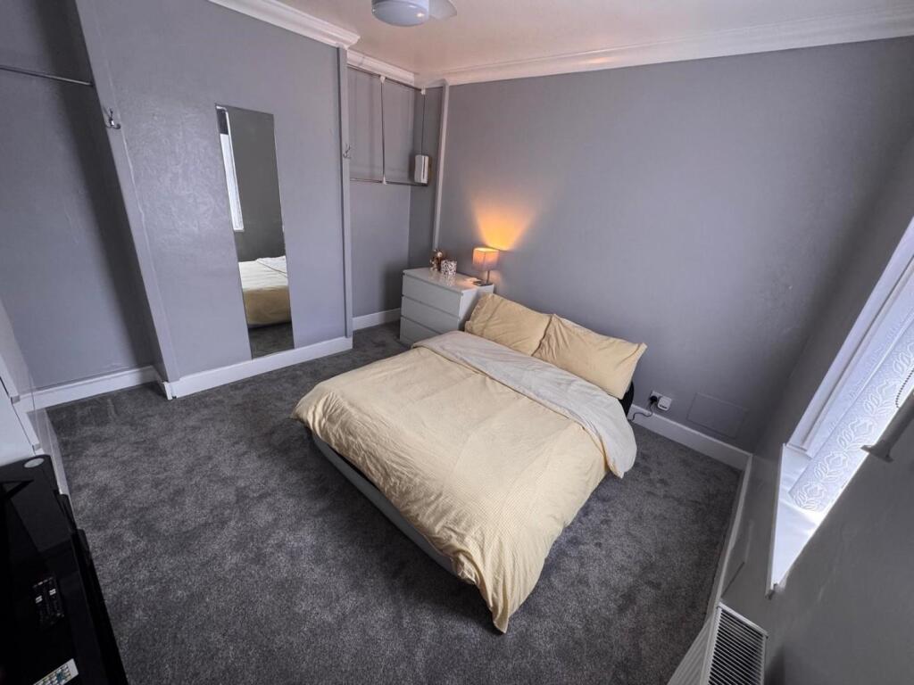 bedroom 3.jpg