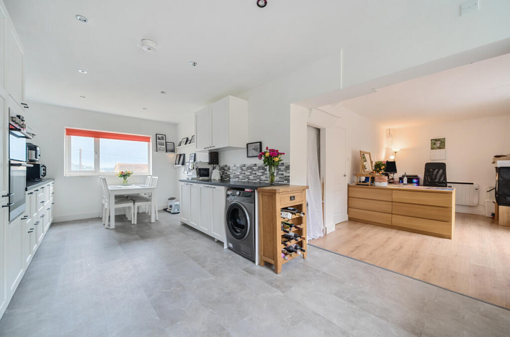 1294372-6-6835e1f...