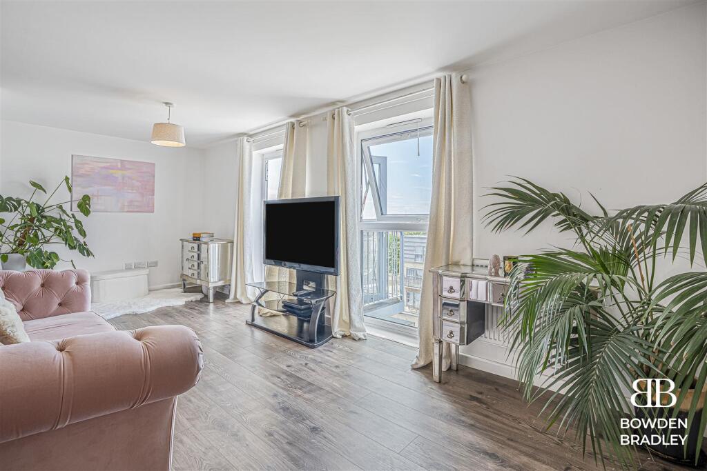 Living Room/Kitchen