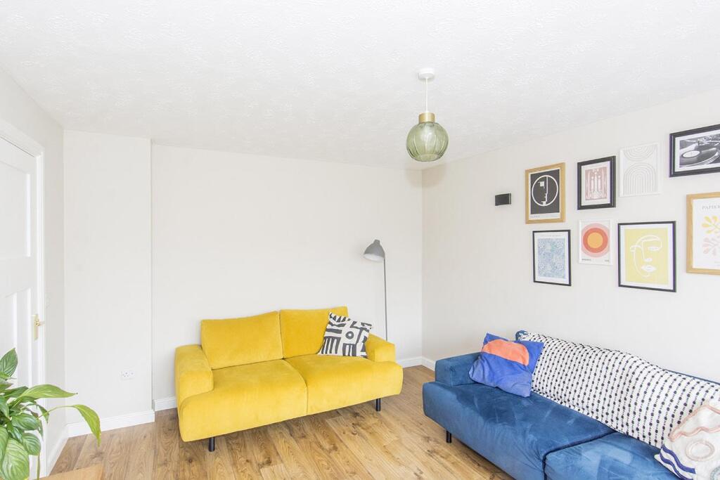 Lounge Photo 2