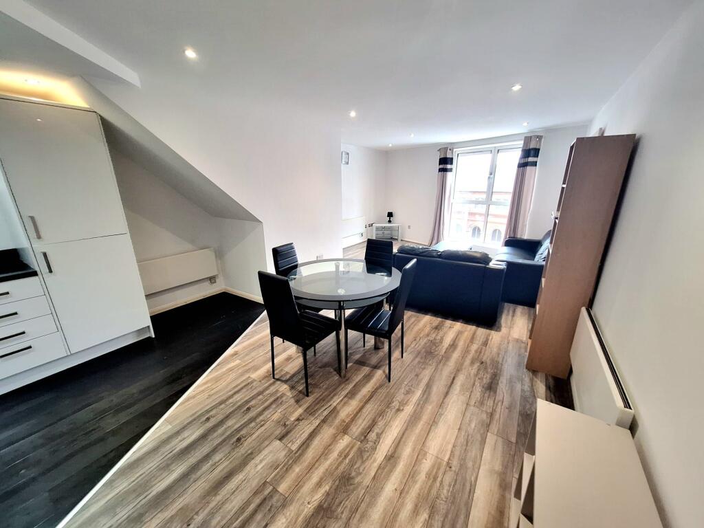 Open Plan Kitchen &amp; Living Area