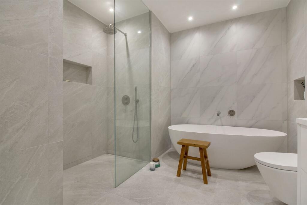 SHOWER.jpg