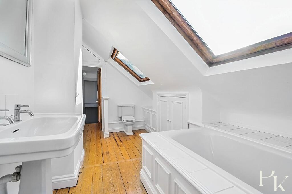 17 Marine Avenue BN3 (26).jpg