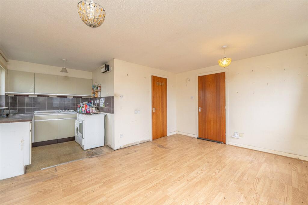 Studio Room Alt