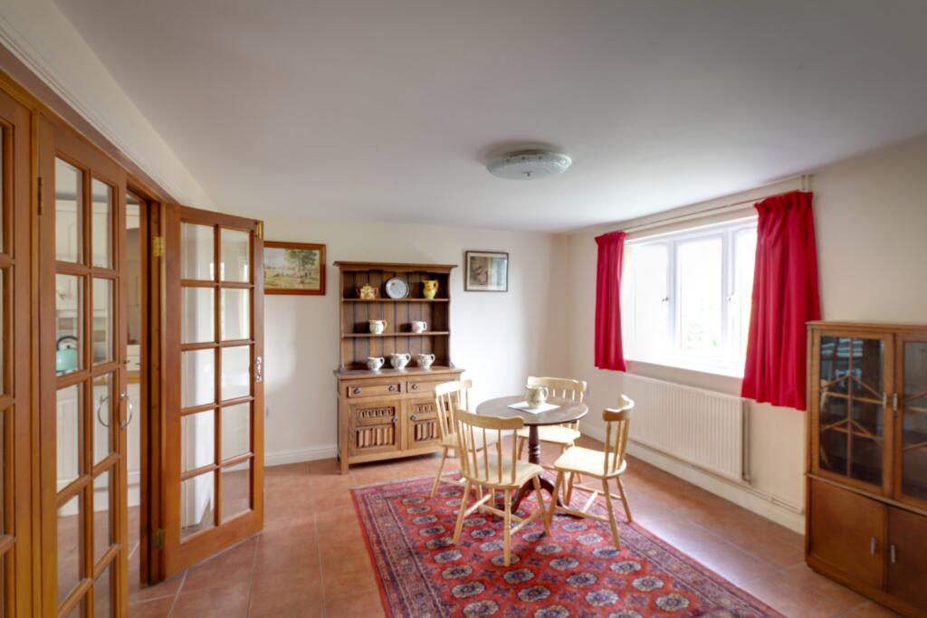 semi open plan large dining  or family room