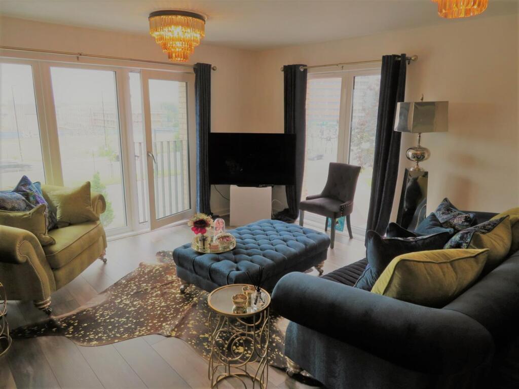Kitchen / Living Room