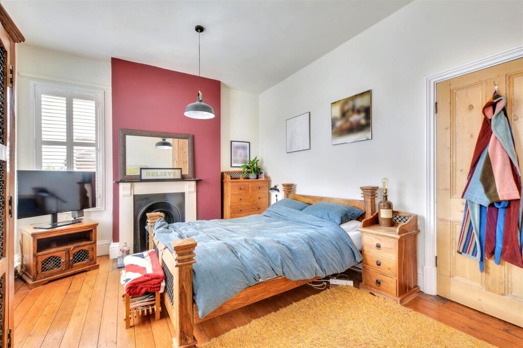 Bedroom One_4.jpeg