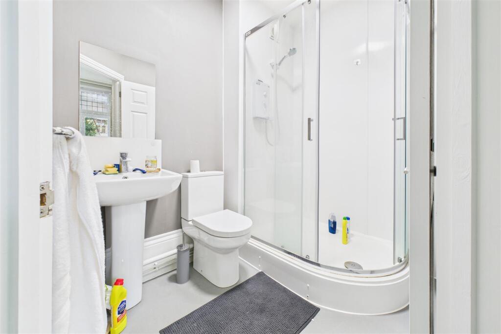 Flat 2, 21 Tyndalls Park Road, Clifton, Bristol BS