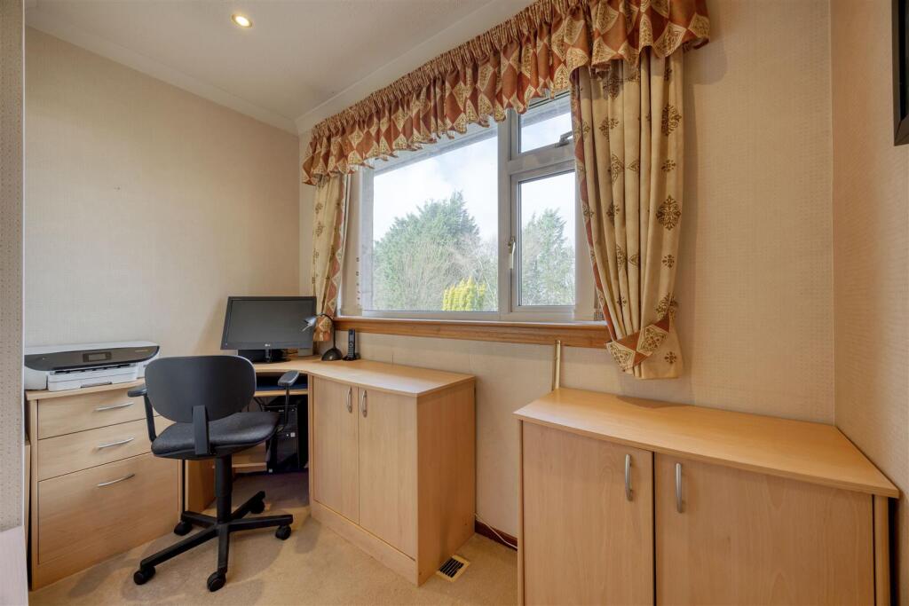 4_AILSA_DRIVE_KIRKINTILLOCH_021.JPEG