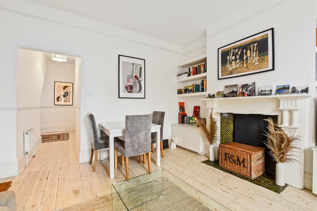 13-eb1dGCWT - GFF 14 Radcliffe Ave - Reception  2-