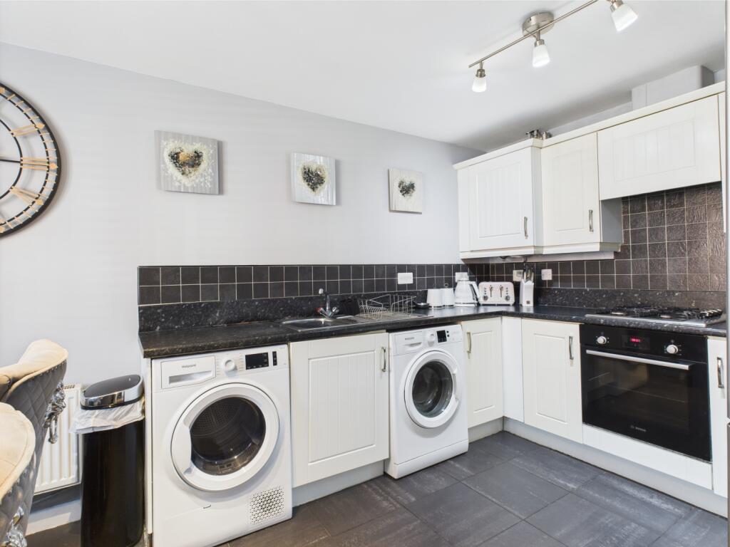 CAM03729G0-PR0041-STILL002