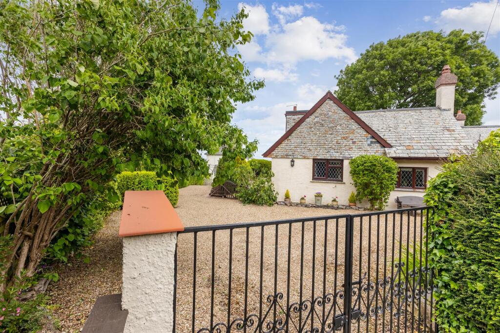 A01 - Brixham, Gramercy - 250528.jpg