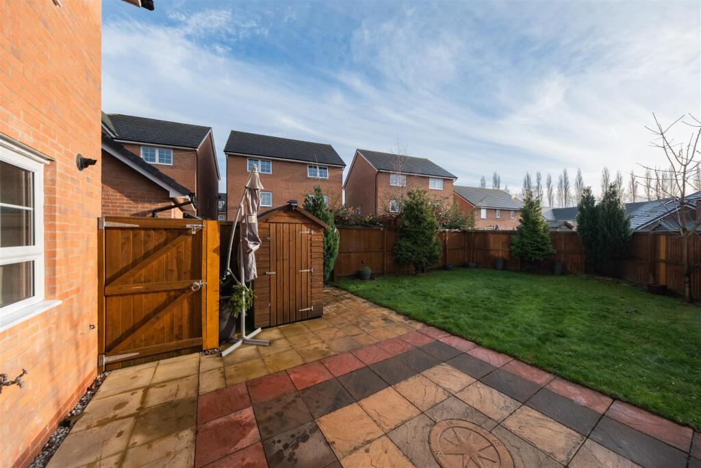 3 Dahlia Crescent-024.jpg