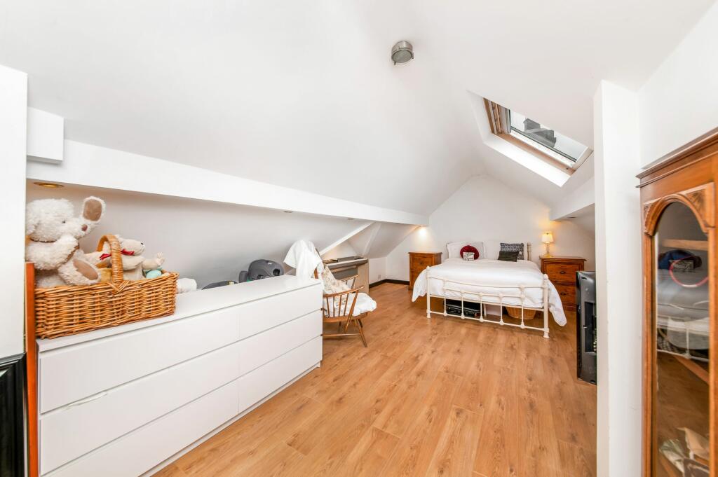 OCCASIONAL BEDROOM / ATTIC ROOM