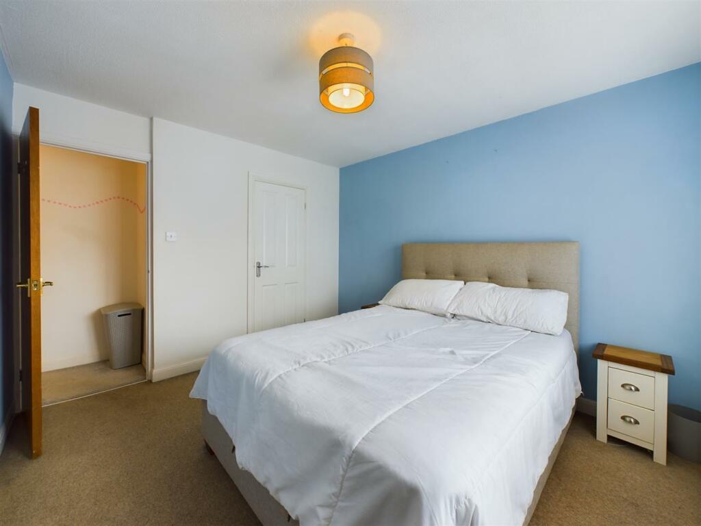 CAM03975G0-PR0006-STILL007.jpg