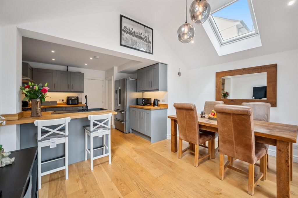 Dining Area to Kitchen.jpg