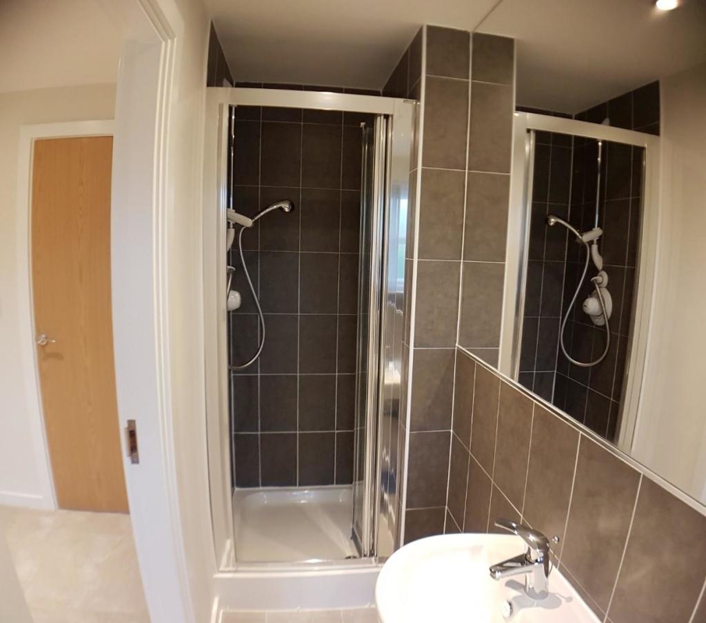 ensuite.jpg