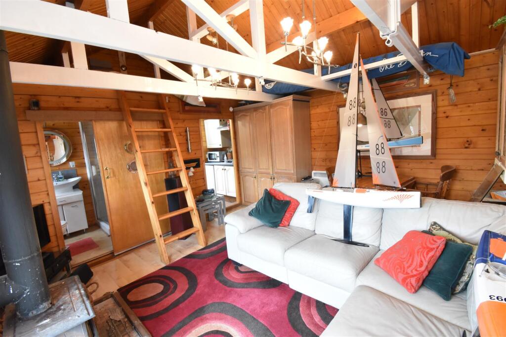 Cabin.JPG