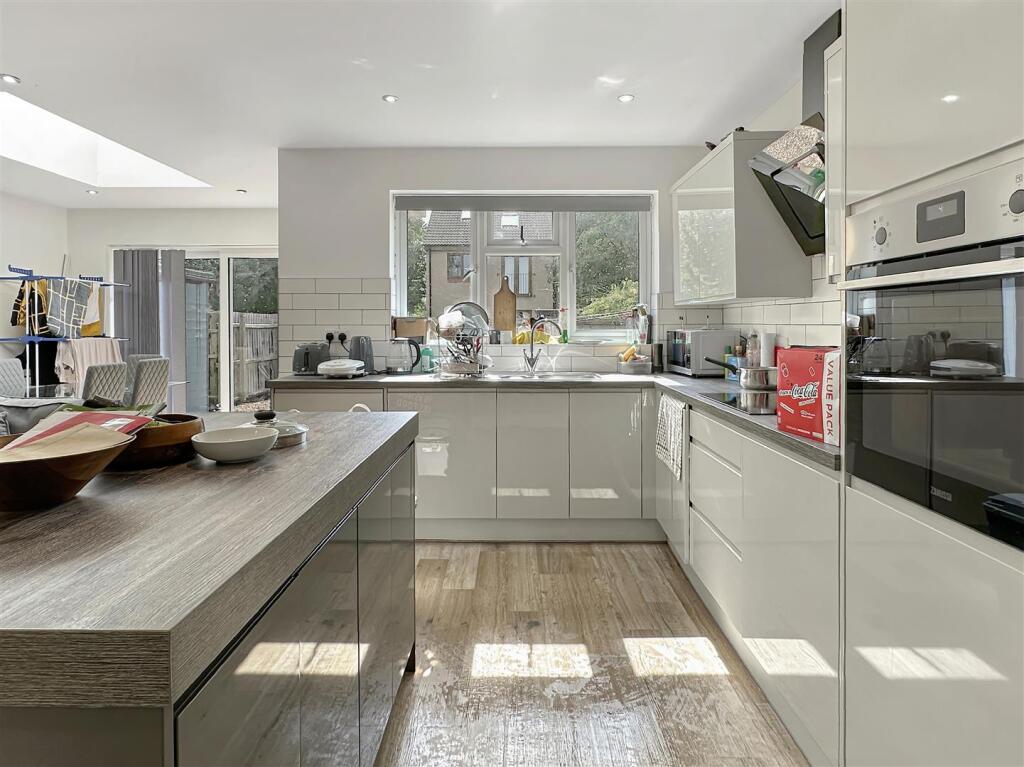 Kitchen (2)