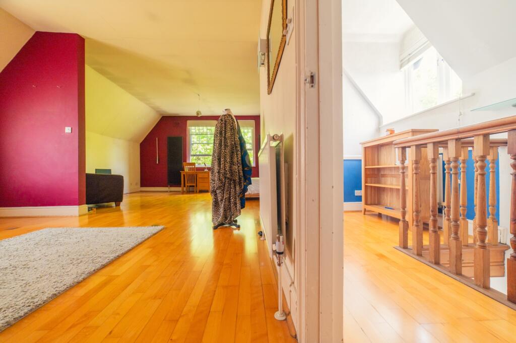 Award-winning Media team on EVERY Listing__32