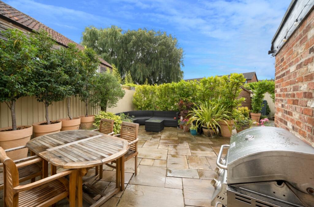 1333480-14-68912b6a183dc-ARW