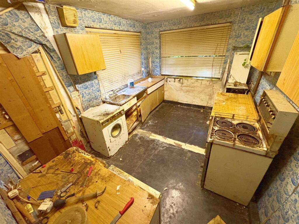 Kitchen (2).jpg