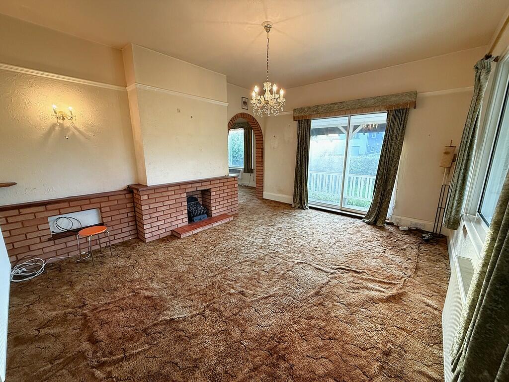LIVING ROOM 1