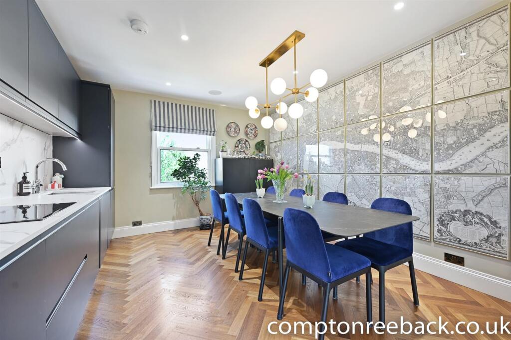 Kitchen / Dinning Area