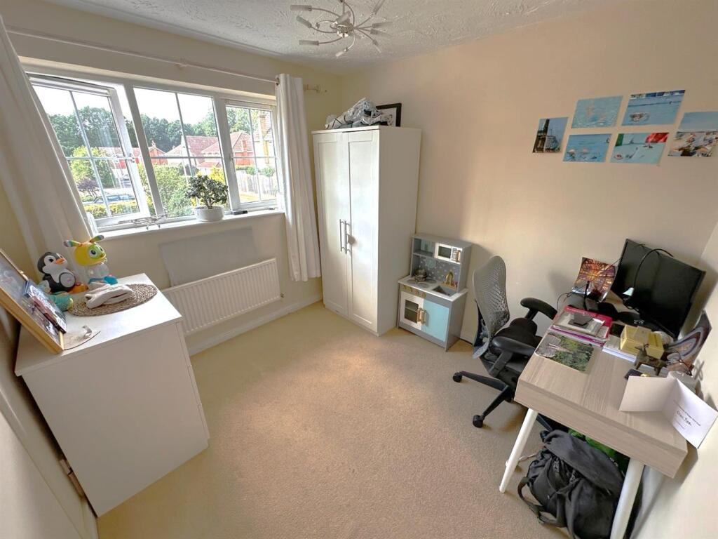 Bedroom 4.jpg