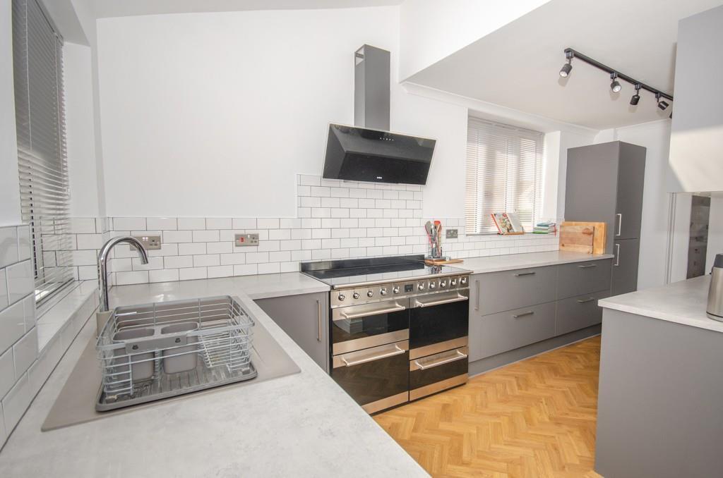Kitchen pic 3.jpg