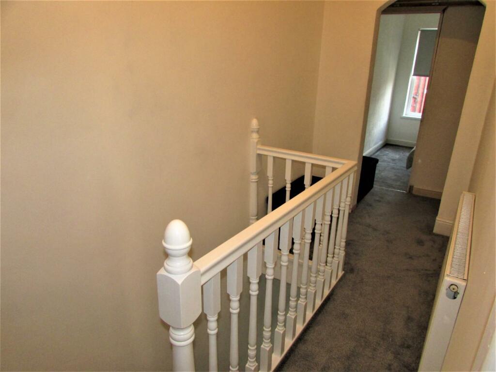 HedgesSt12hall.JPG