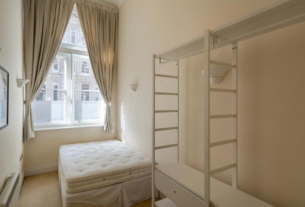 Flat 1 Temple House - low res - NPP05740.jpg