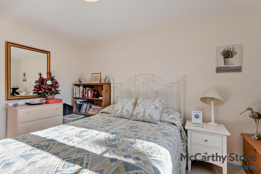 8665712-interior03-800.jpg