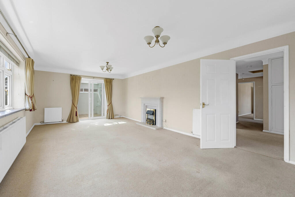 1 Bank Close, CH2...