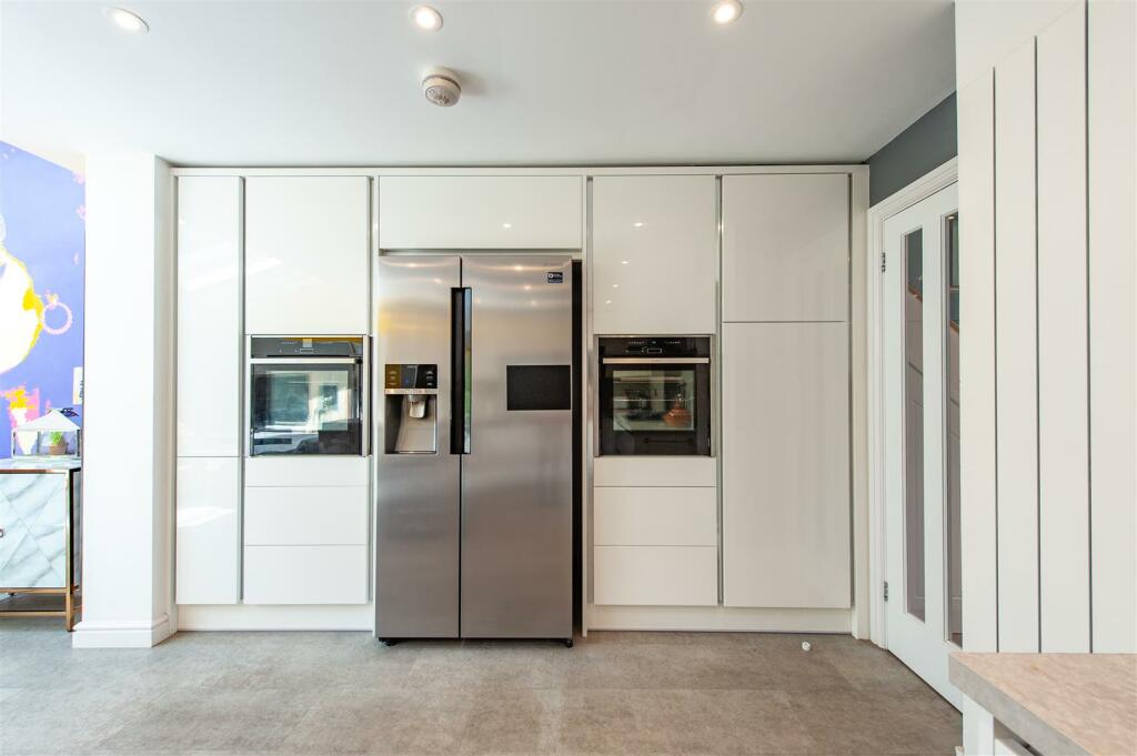 Kitchen...jpg