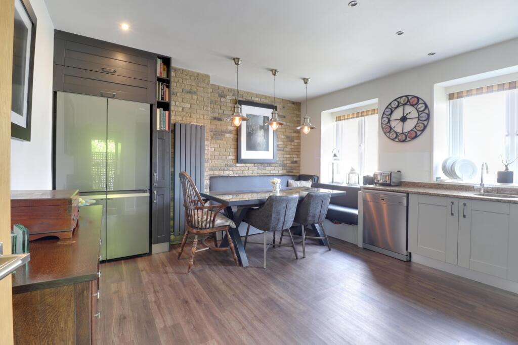 Kitchen diner