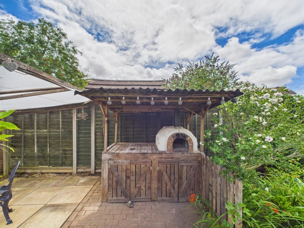 CAM02023G0-PR0155-STILL026