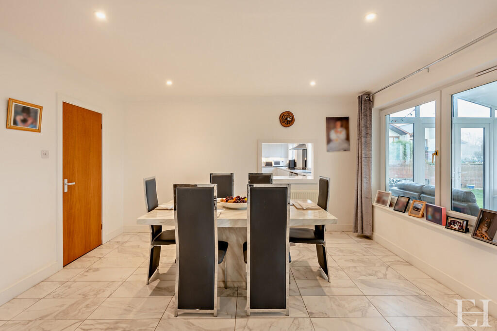 WM-8636330-interi...